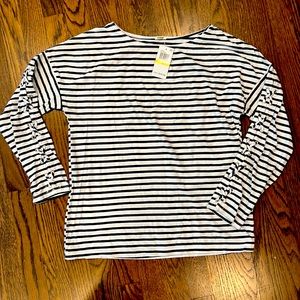 Monrow White Navy Stripes 3/4 length sleeve round neck Top. Size Medium. NWT